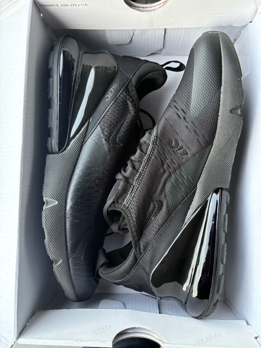 NIKE AIRMAX 270 black